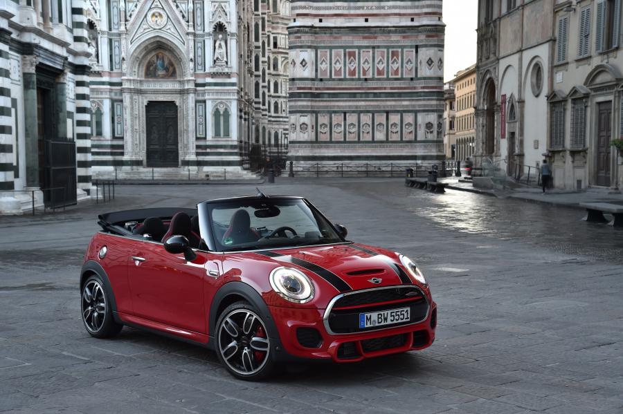  Mini Cooper S JCW Cabrio 2016 года  (фото 1 из 104)